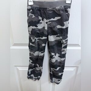 Kids Black and Gray Camouflage Cargo Pants, Size 4T